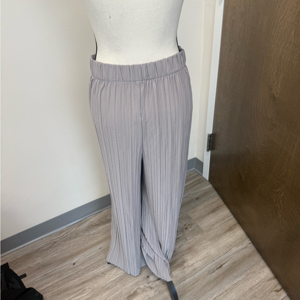 Chic Women's Pleated Wide Leg Pants in Gray